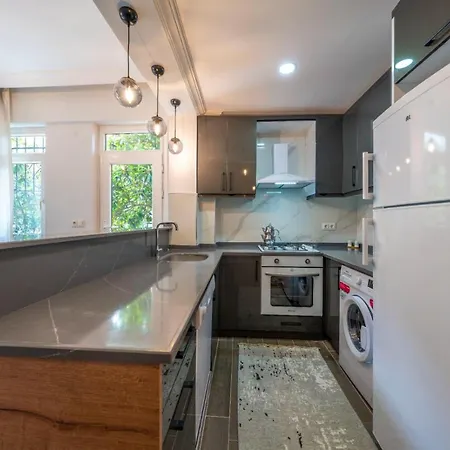 jakuzi olanağı sunan güzel bir daire Apartamento *
